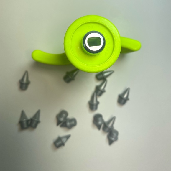 Nike Track and Field 14 Metal Spikes, Wrench Tool, Bag - Picture 5 of 6